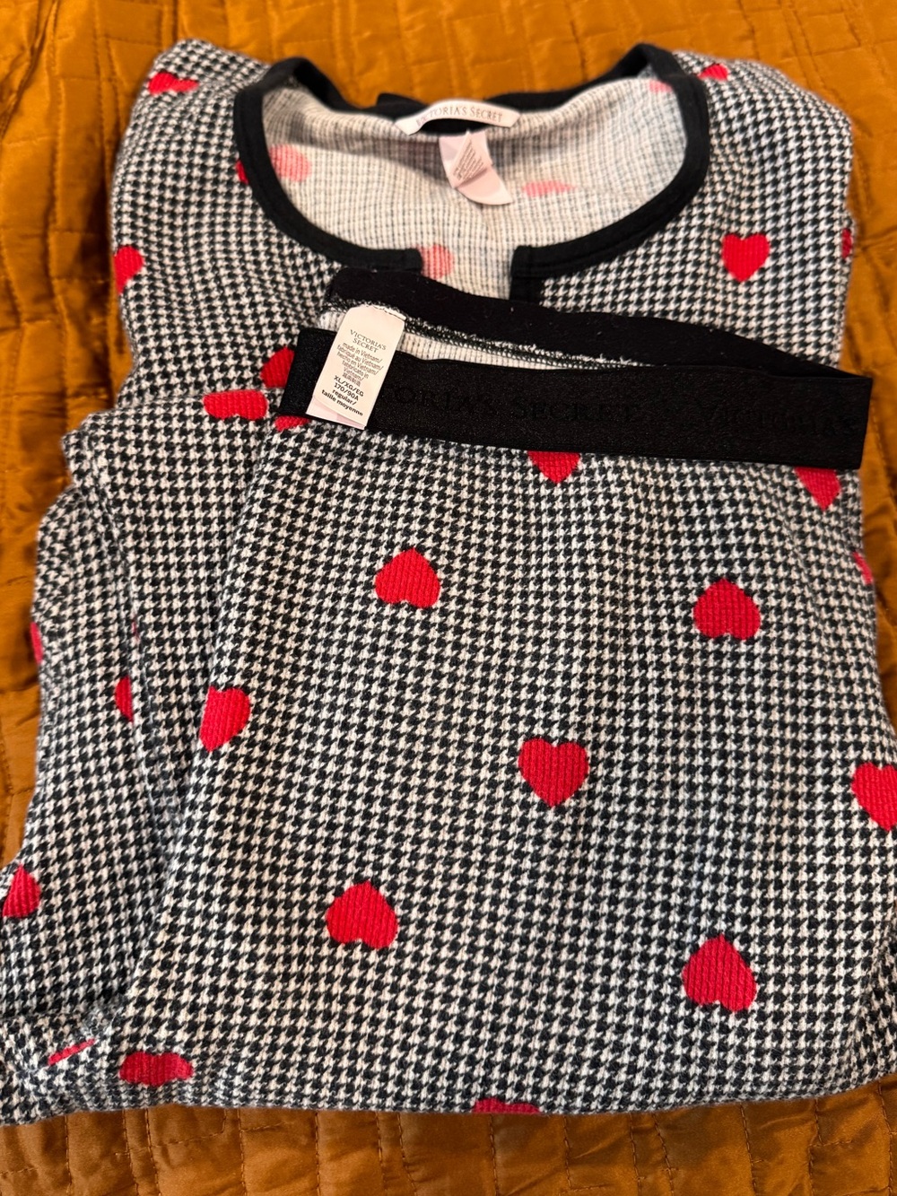 Victoria's Secret Black & White Houndstooth Pajama Top with Red Hearts